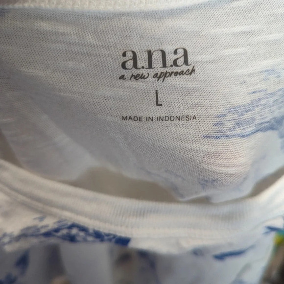 ANA Tropical Tee Shirt - Large - Picture 2 of 3